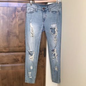 BDG RIPPED BOYFRIEND JEANS SIZE 25